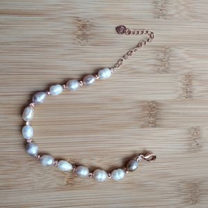 Gold pearl bracelet